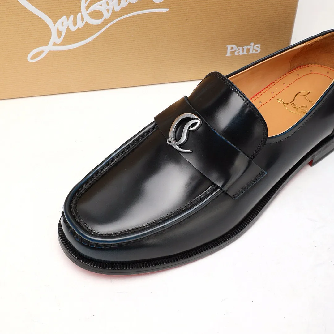 Batch 1,080 yuan 💰••New real shots••CL～High-end men’s 👔casual•loafers with red soles! ••🆑Genuine and top-quality goods from original orders ••✅💯 Purchase goods from top-quality original orders! Original imported patterned cowhide ➕Imported cowhide lining ➕Cowhide feet ➕Original leather outsole~🉑️Feel free to compare the authentic ones! Size: 38-44 (45.46.47 can be customized)